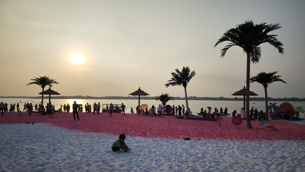 乡村旅游看湖南沅江打卡粉色胭脂湖