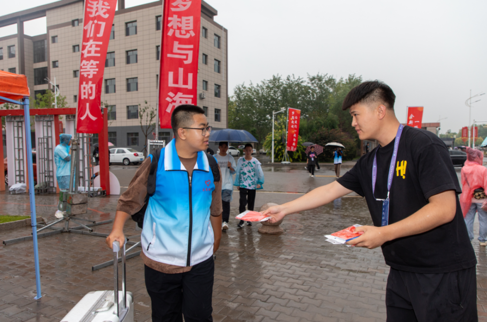 内蒙古商贸职业学院怎么样(内蒙古商贸职业学院怎么样啊?)