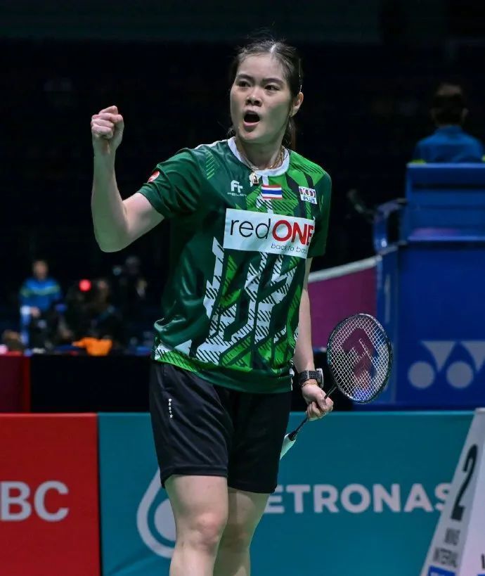 21-19 梅丽莎/阿莱西娅西本拳太 18-21, 21-18, 21-17 骆建佑大堀彩