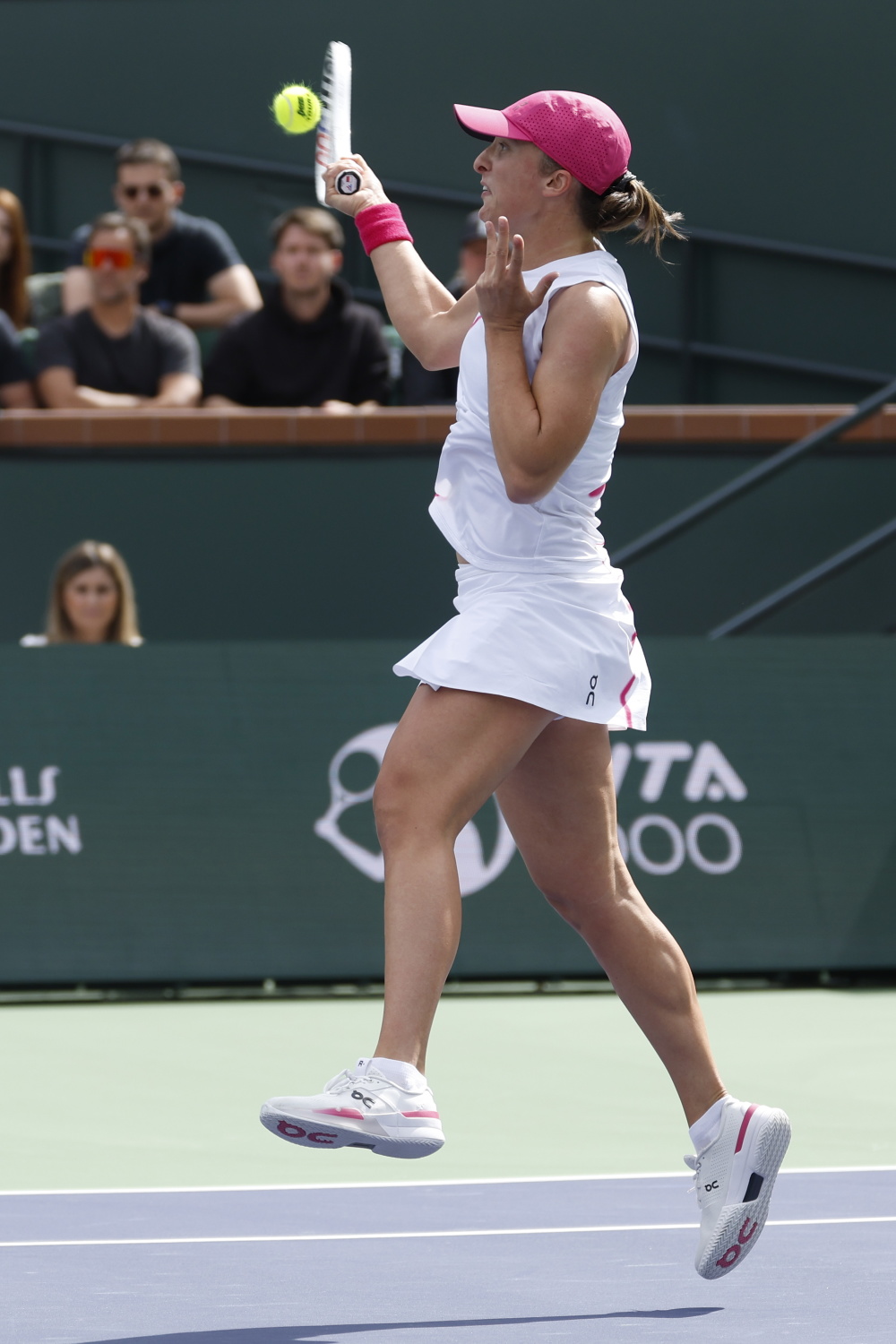 网球巴黎银行公开赛斯瓦泰克夺得女单冠军