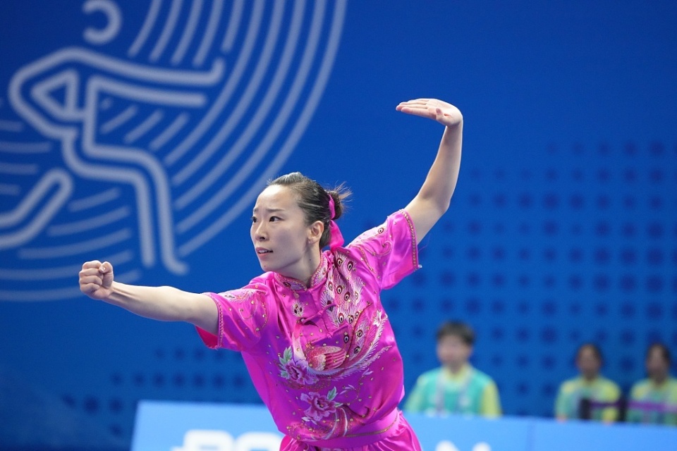 杭州亚运会武术女子长拳决赛,武术高手李祎替澳门夺得首金