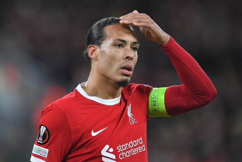 内维尔如果可以我想签下范戴克他能改变曼联的文化