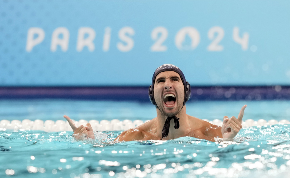 当日,在巴黎奥运会男子水球四分之一决赛中,塞尔维亚队12比11战胜希腊