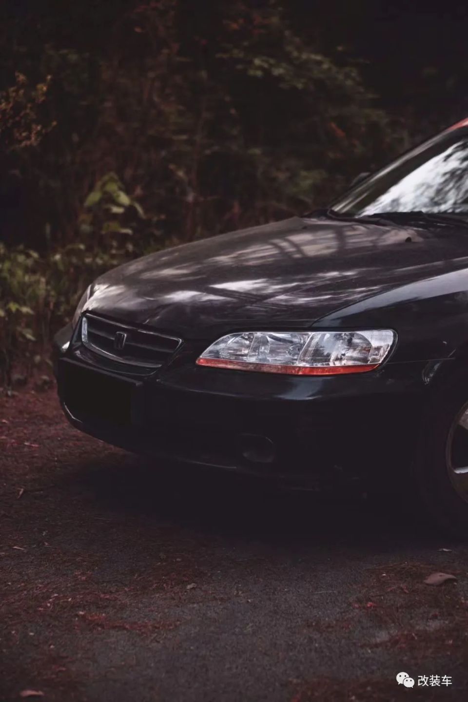 spoon涂装加持的本田雅阁cg5,让这辆"老家伙"看起来很暴力