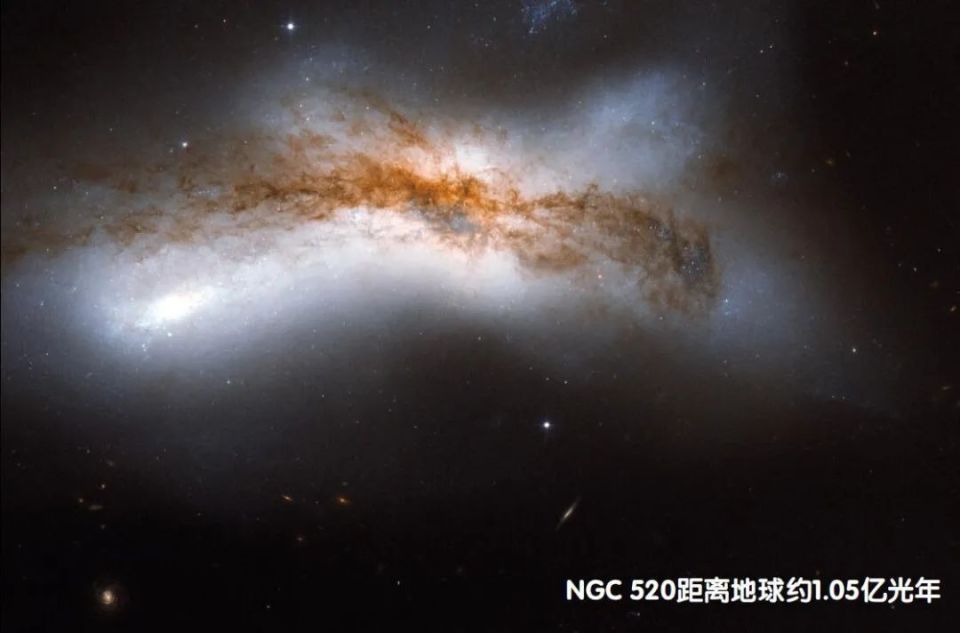 05亿光年外的因碰撞形成的星系ngc 520(位于双鱼座).