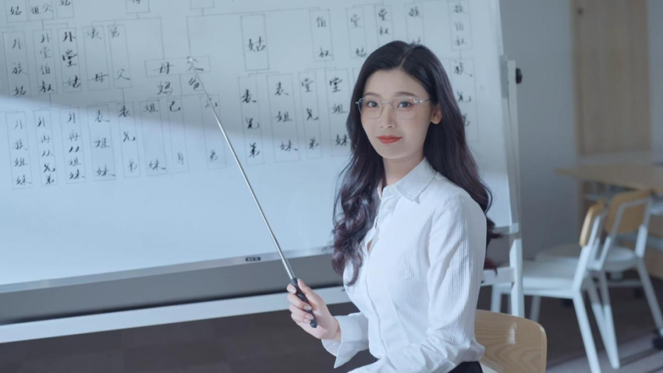 年度黑马登顶steam热销榜《完蛋!我被美女包围了!