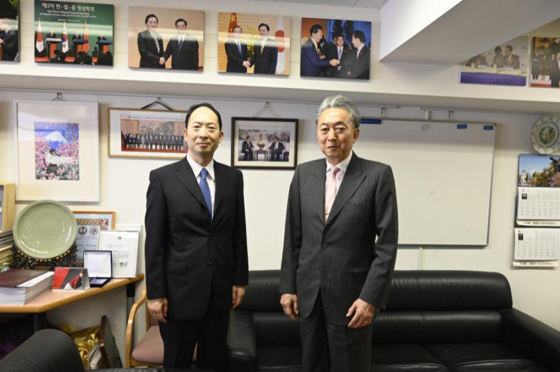 中国驻日本大使馆公使杨宇离任回国