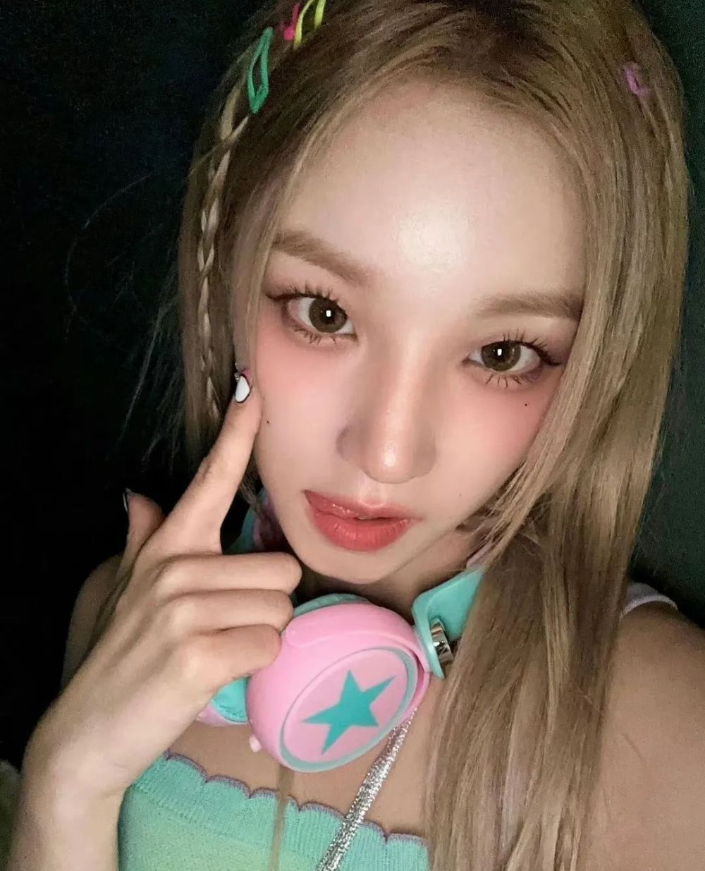 没开玩笑,我跟宋雨琦一起回到2000s了!_腾讯新闻