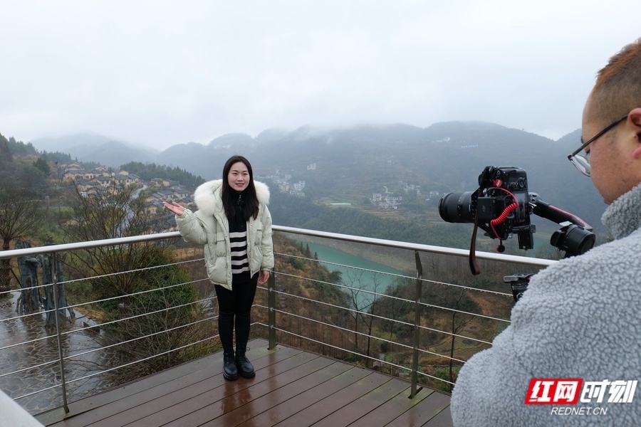 民俗年味席捲竹山苗寨湖南導遊民俗品鑑團走進鳳凰