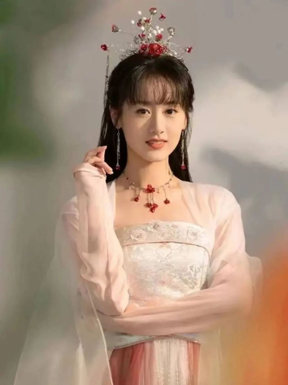 袁冰妍再一次被曝未缴纳税款,对于明星来说,交个税就那么难吗?