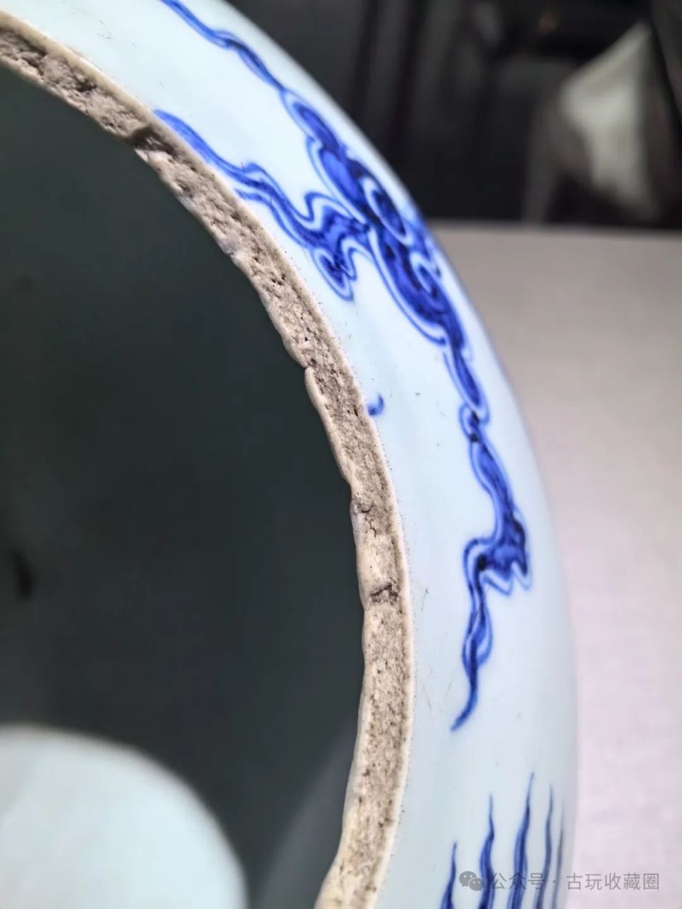 一件残缺青花云龙纹天球瓶为什么能拍卖710万？-腾讯新闻