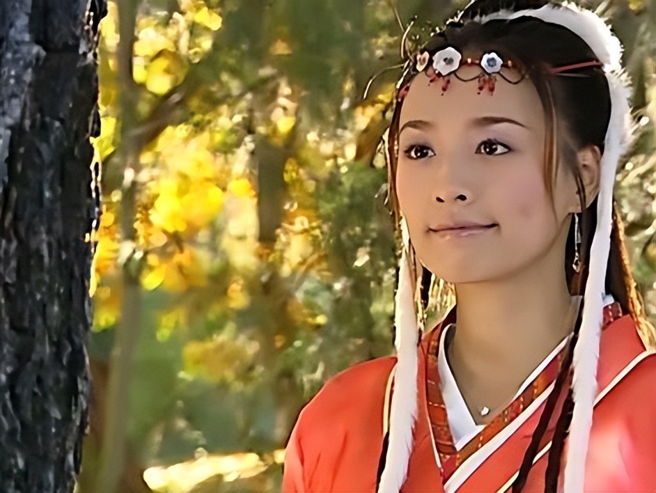 关键是,张庭还不止一次演过这种剧,在《花姑子》当中,惹是生非偷了