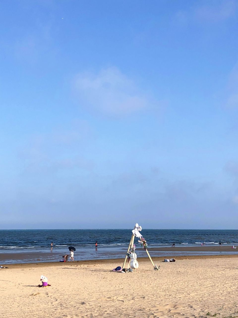 日照共三个正规海水浴场:万平口,第三海水浴场,日照森林公园.