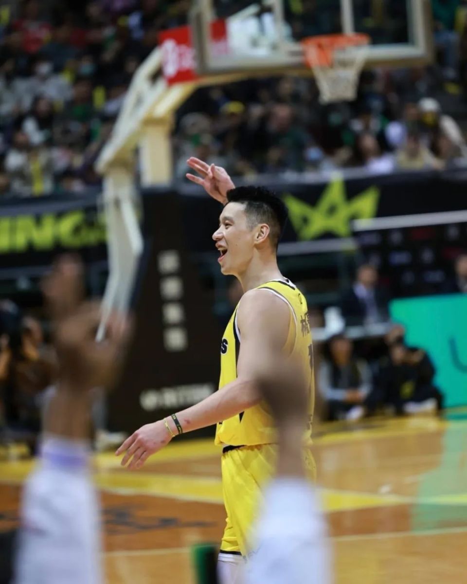 禁赛5场罚款15万林书豪生涯倒计时