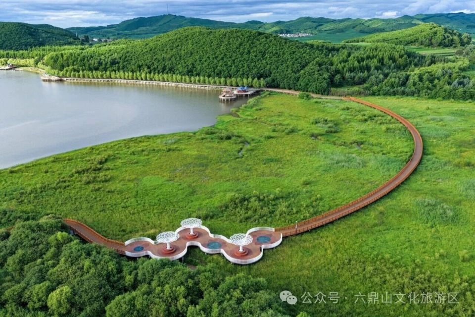 高铁驰长白・G331 揽秋韵：六鼎山清祖祠、渤海墓与湖花秘境之约_腾讯新闻