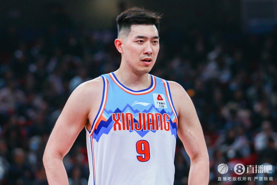 内线支柱!吴冠希出战21分钟 10中7得15分7篮板1盖帽