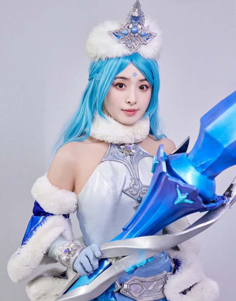 张含韵cos王昭君,宛如冰雪女王,气质绝佳,比妲己还原度高太多