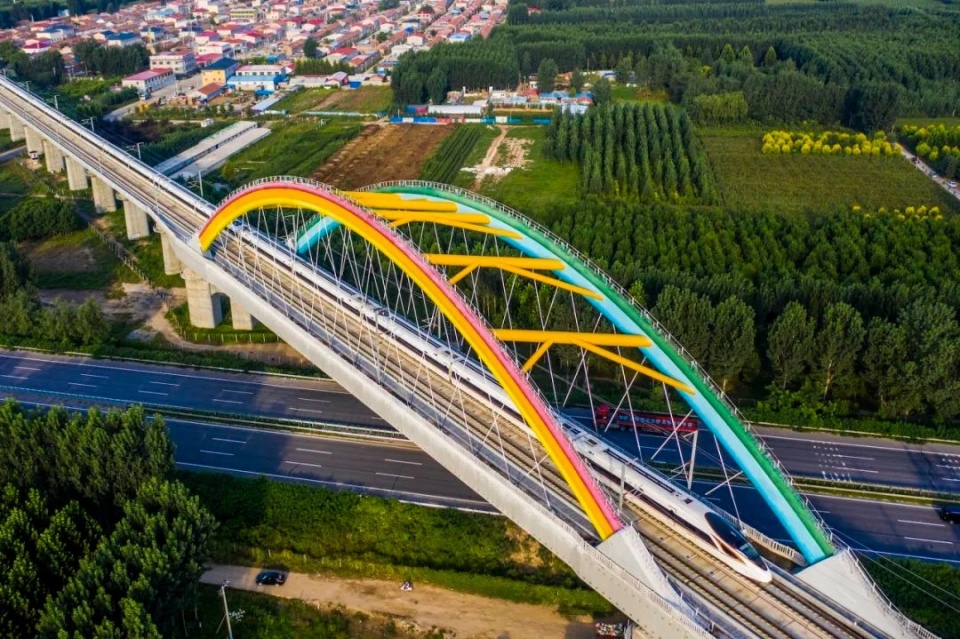 京雄城际铁路是北京至雄安新区的重要铁路交通干线,是一条智能高铁