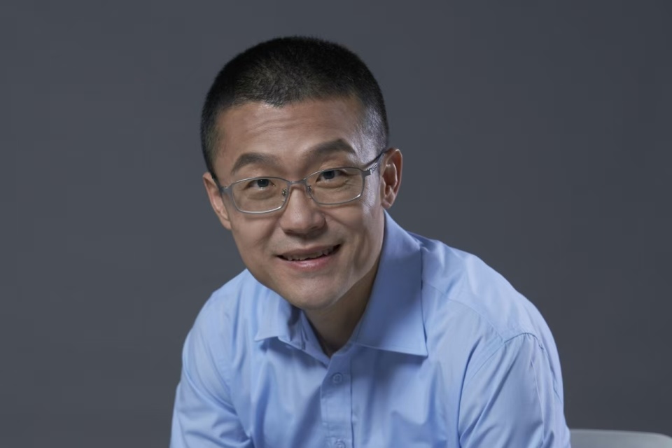 数据治理筑牢AI地基 开源闭源竞合催生企业级AI新范式——访Cloudera大中华区技术总监刘隶放_腾讯新闻