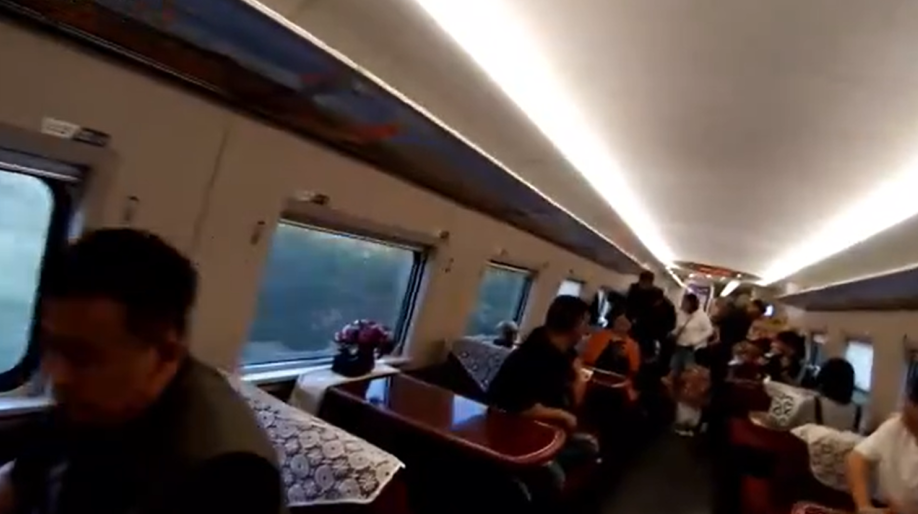 危急时刻，高铁破例临停1分钟！_腾讯新闻