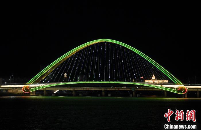 航拍浙江上虞夜景:璀璨光影尽显"青春气质"