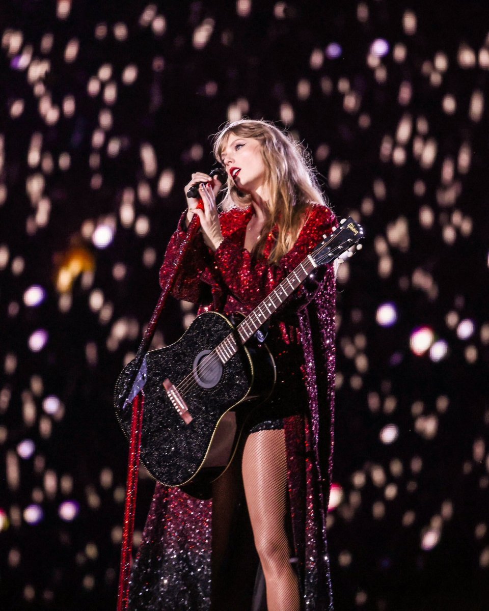 大银幕上，泰勒·斯威夫特一个人的时代巡回-腾讯新闻