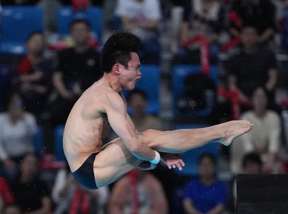 跳水——世界杯总决赛:杨昊获男子10米台冠军