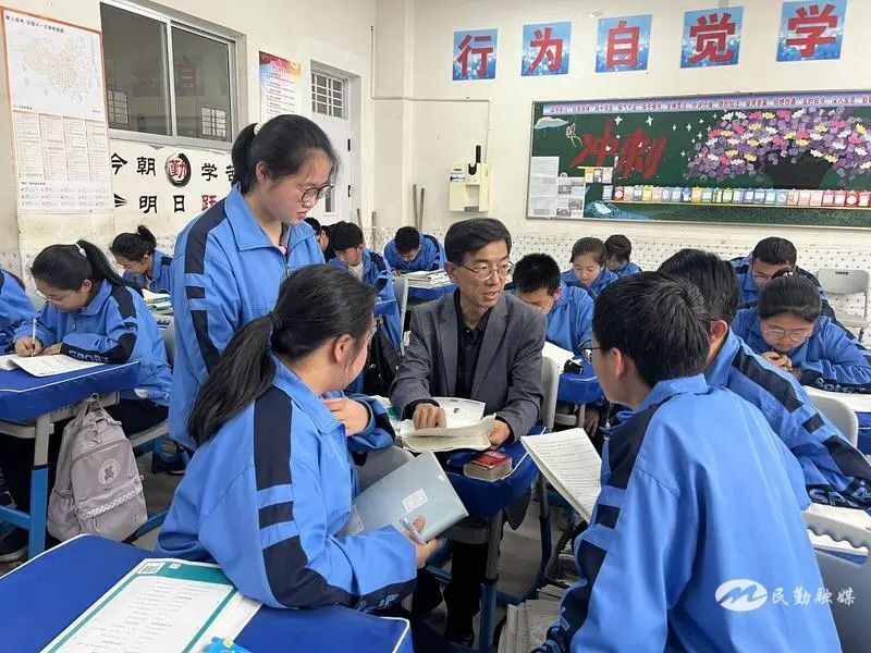 扎根教育三十载 倾心用情育人才——记民勤一中高级教师常晓军