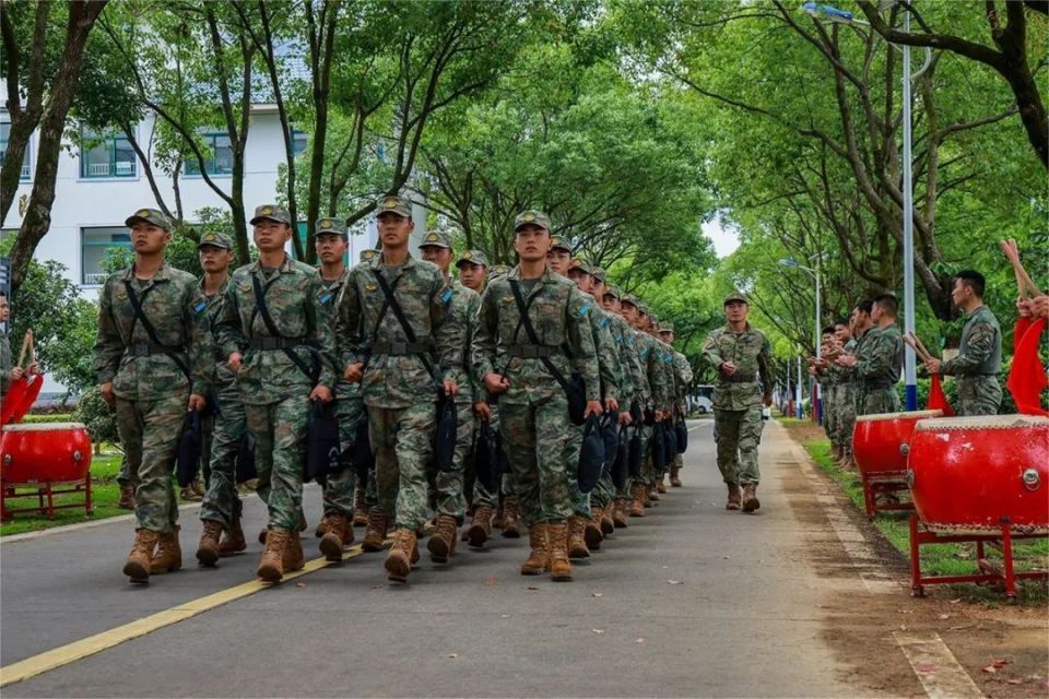 春季入伍新兵,下连!