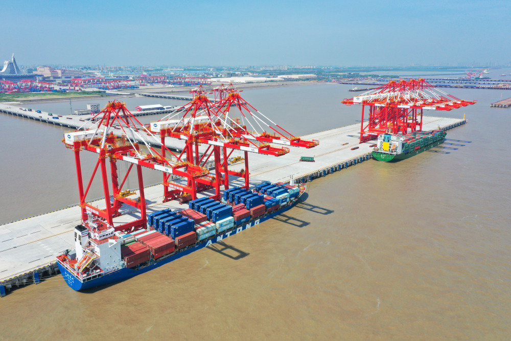 "老码头"变身绿色智慧港口,上海国际航运中心罗泾集装箱港区一期开港