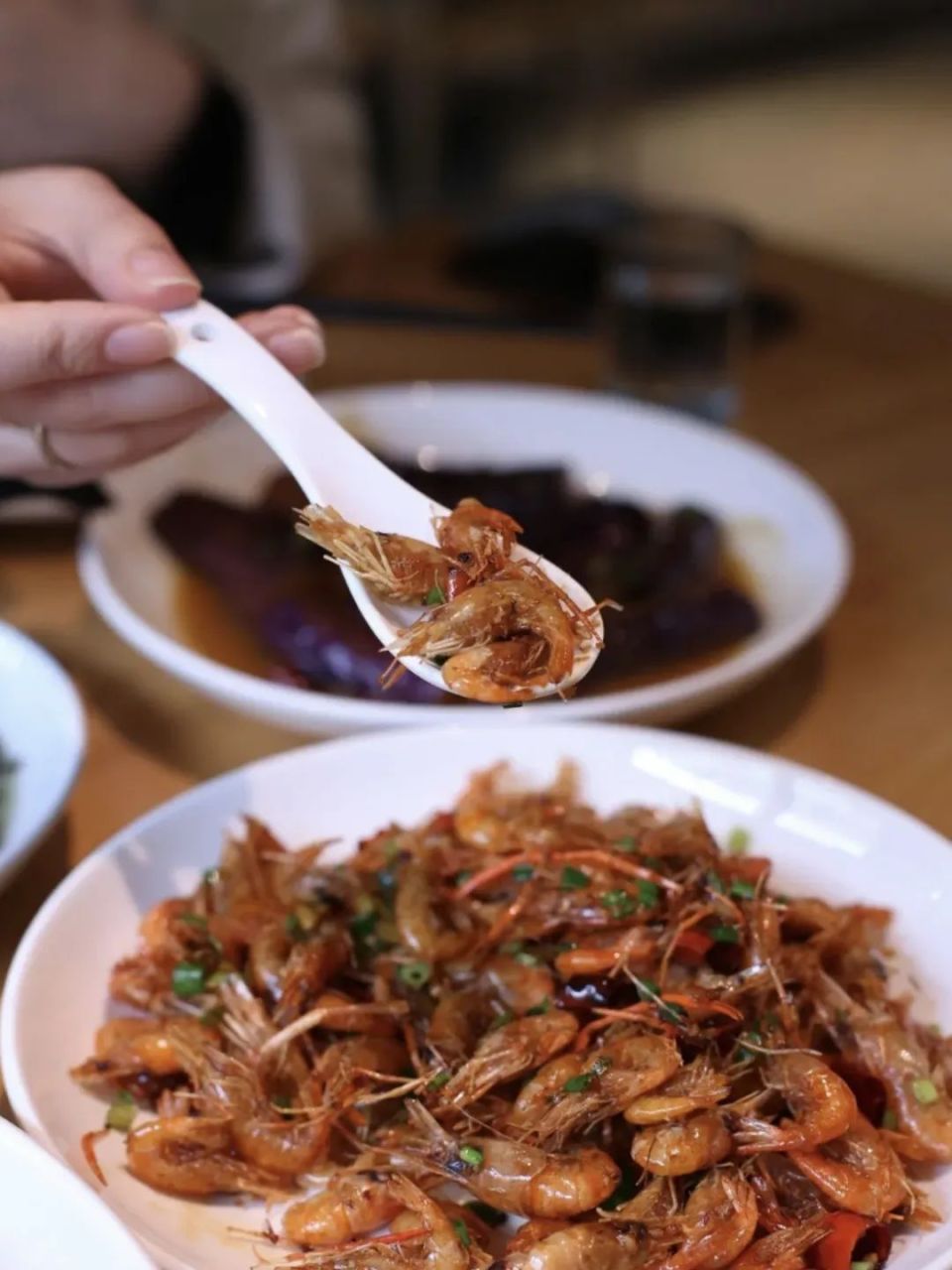 大众点评 @一个娘切饼油爆河虾好惊喜.