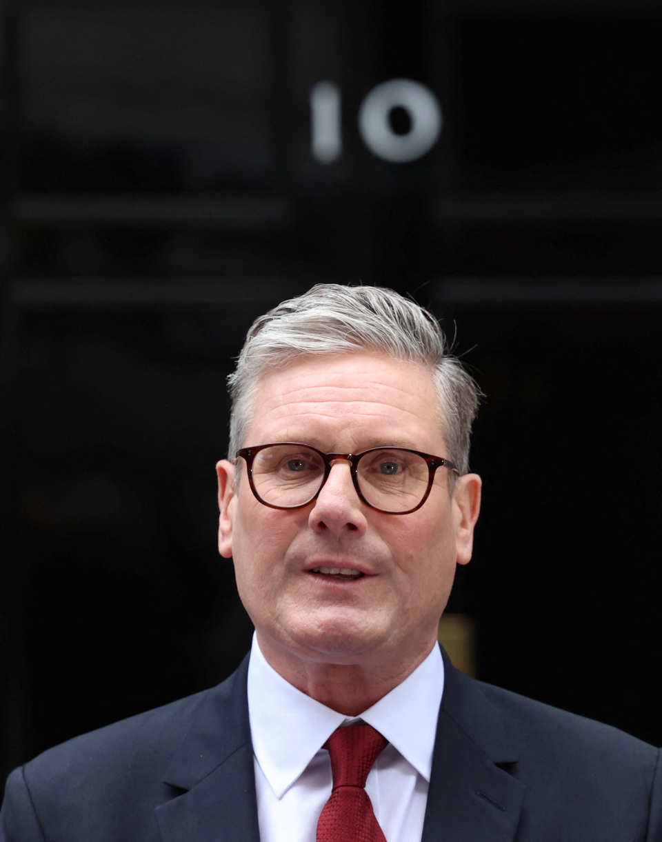 斯塔默就任英国首相