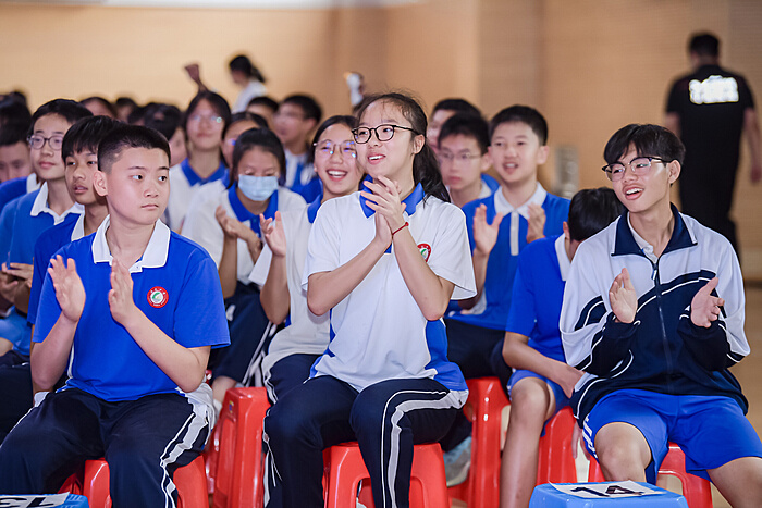 莲花中学北校区联合华富街道举办校园安全知识竞赛活动