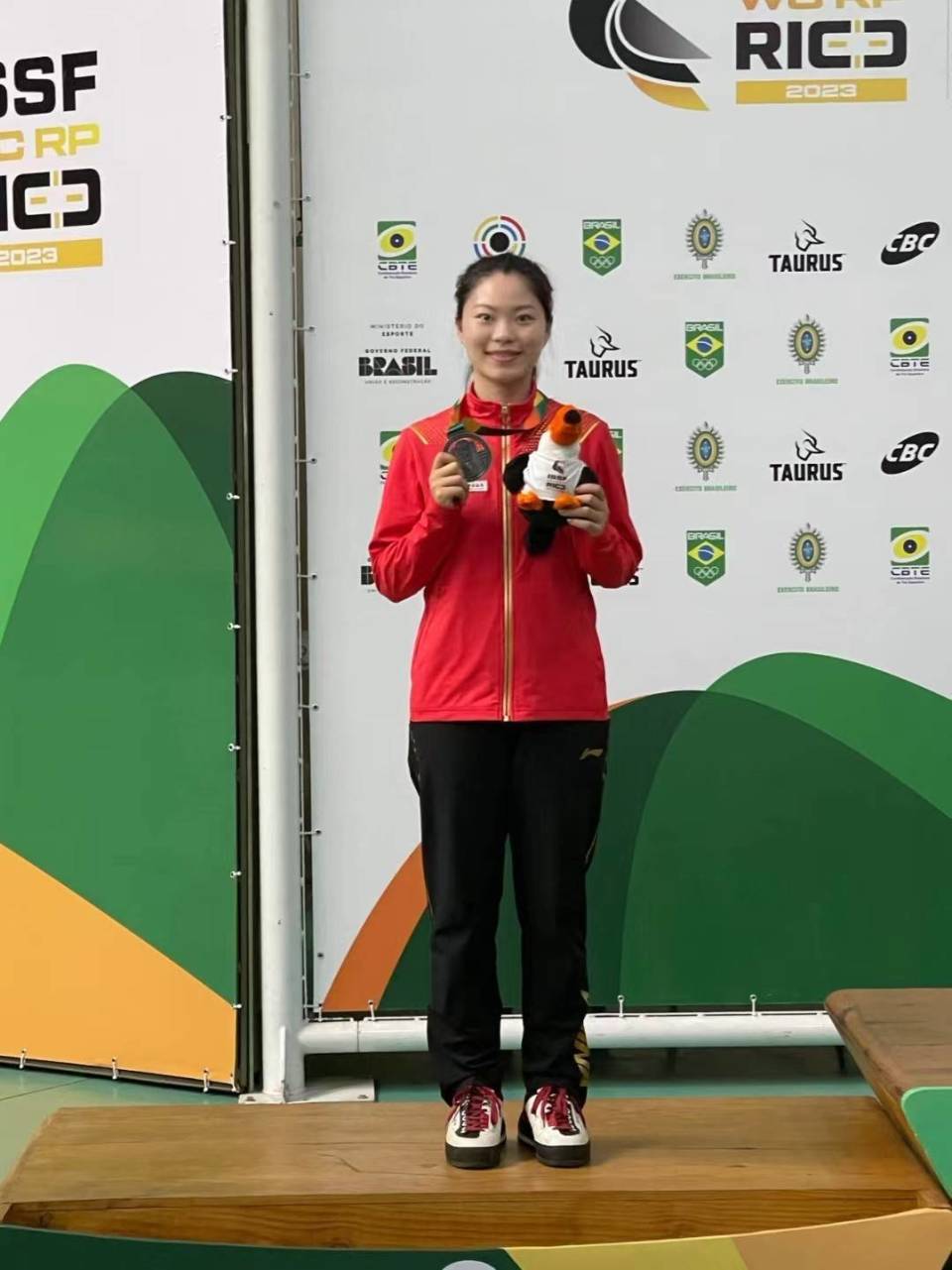 专访世界射击冠军王思雨:用拼图训练专注力 梦想成为奥运冠军