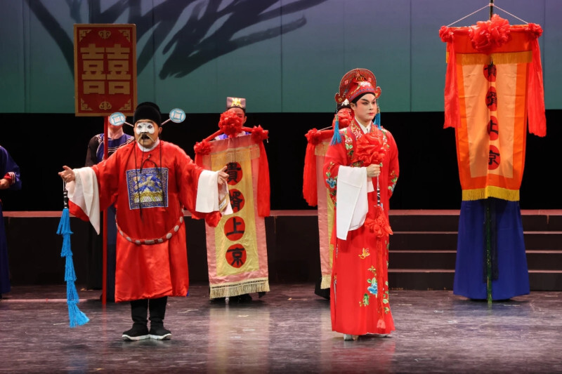 传承经典大型传统花鼓戏春草闯堂上演
