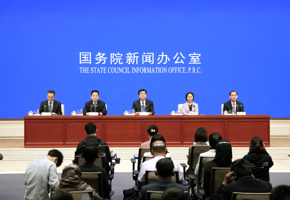 国新办举行“推动高质量发展”系列主题新闻发布会 围绕“牢牢把握高质量发展首要任务 奋力推进中国式现代化福建实践”作介绍_腾讯新闻