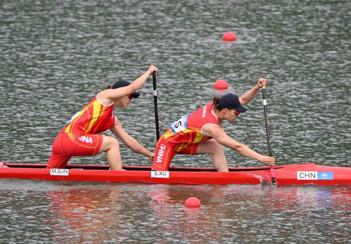 东京奥运会冠军组合孙梦雅徐诗晓夺得女子500米双人划艇金牌