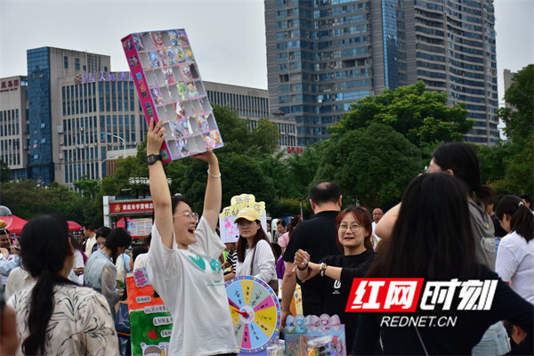 菲米力幼稚园爱心义卖迎"六一" 为患尿毒症孩子筹善款