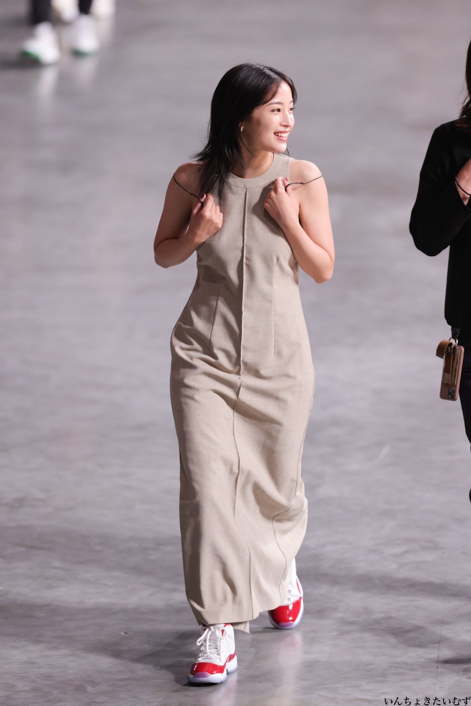 卡哇伊~日本篮球热身赛知名演员"胜利女神"广濑铃现场助阵