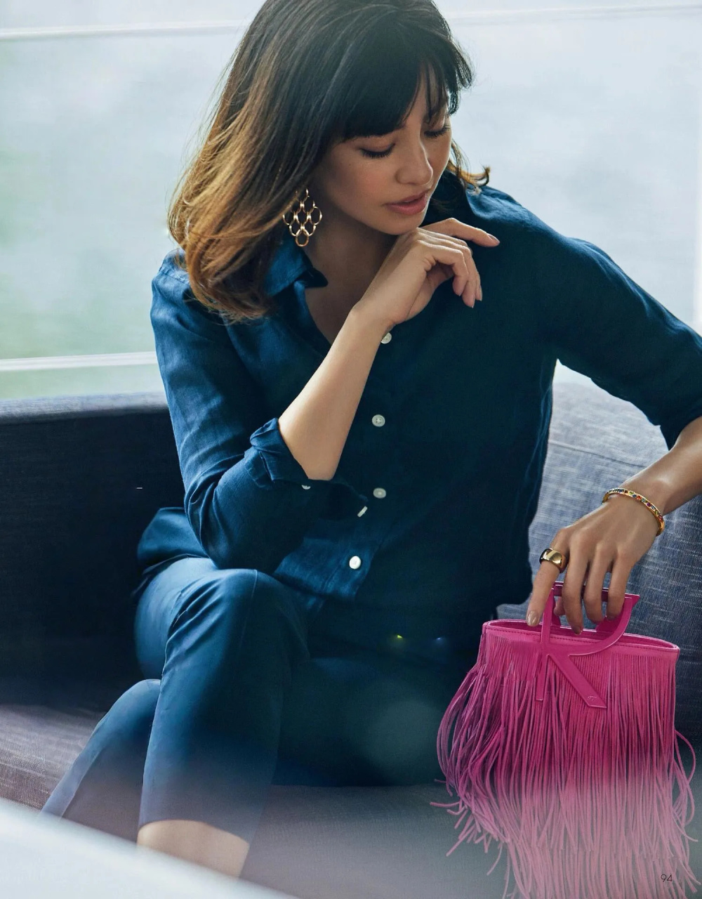 Gallery - Cách phối áo sơ mi mới này đang là xu hướng! Trông thật tuyệt khi kết hợp với chân váy và quần tây, và các tín đồ thời trang rất thích diện - image 14