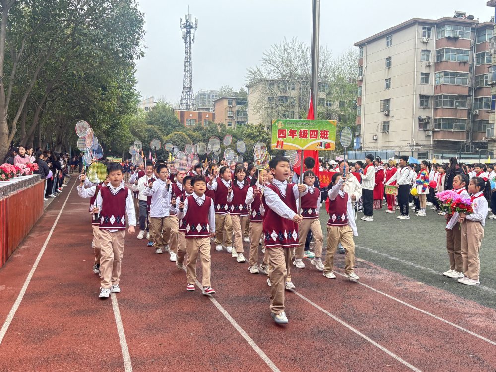 上街区铝城小学图片