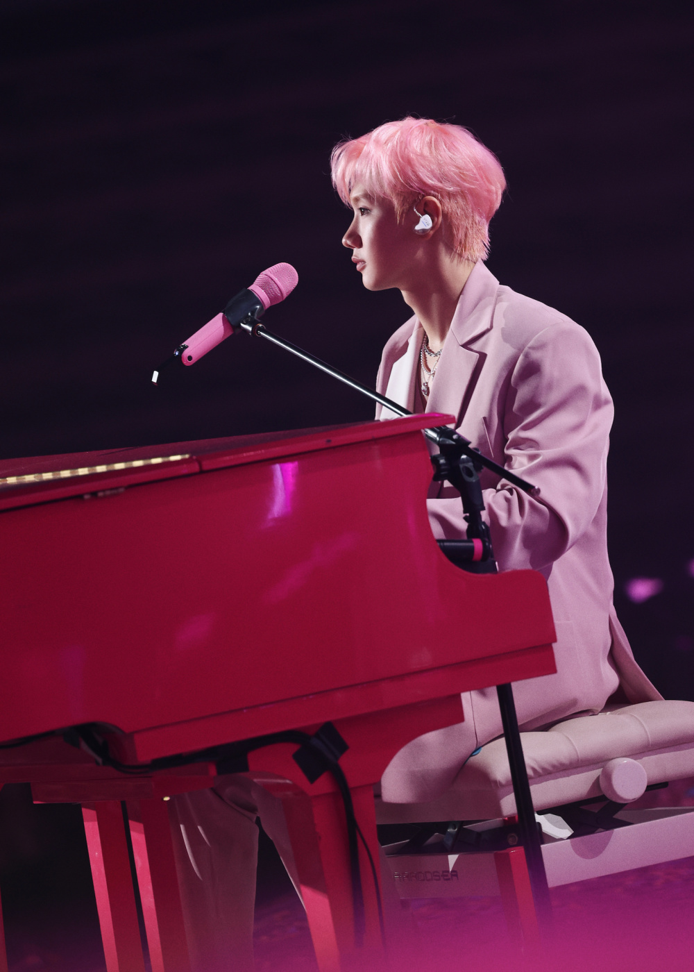 海,巡演收官交出高分答卷本轮汪苏泷"世纪派对"巡回演唱会的舞美制作