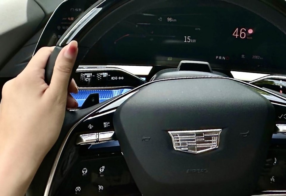 3年保值率80%,凯迪拉克全新纯电suv 23.97万起售,也打价格战?