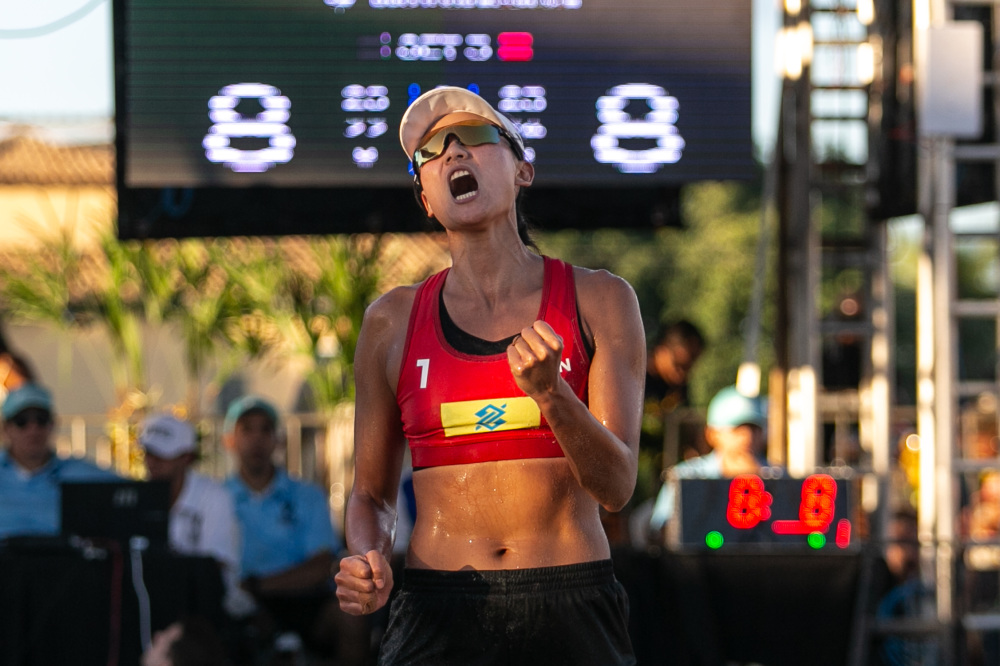 沙滩排球世界巡回赛萨夸雷马站薛晨夏欣怡夺冠