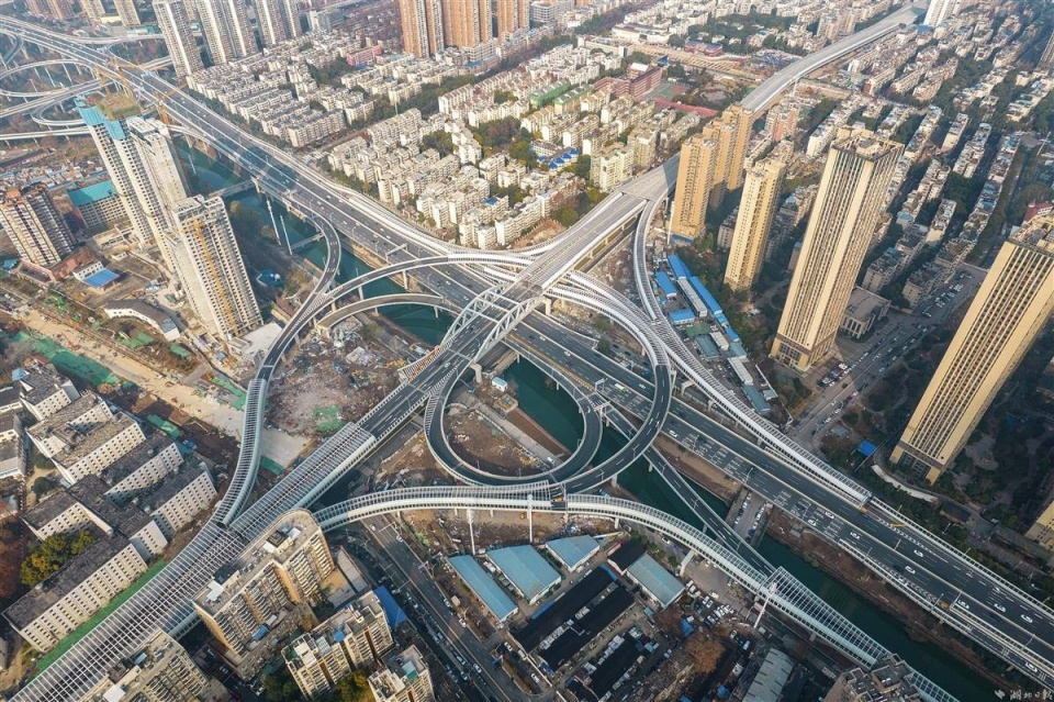 武汉友谊大道快速化项目罗家港互通立交全线通车_腾讯新闻
