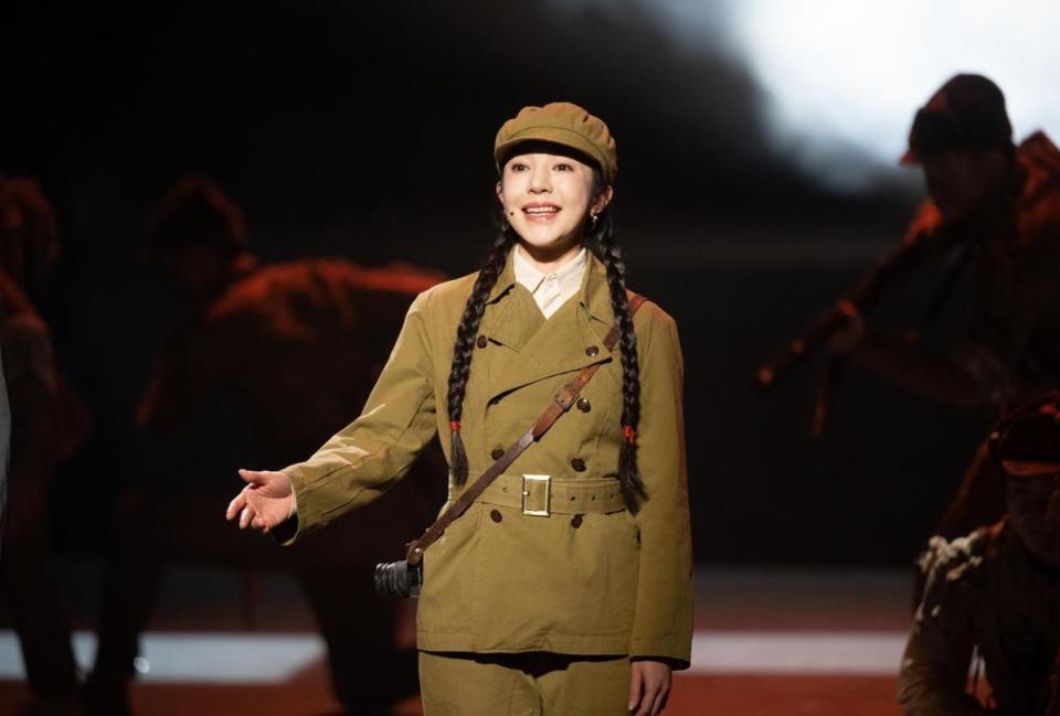 中国东方演艺集团音乐剧团副团长喻越越饰演女主角文秋红
