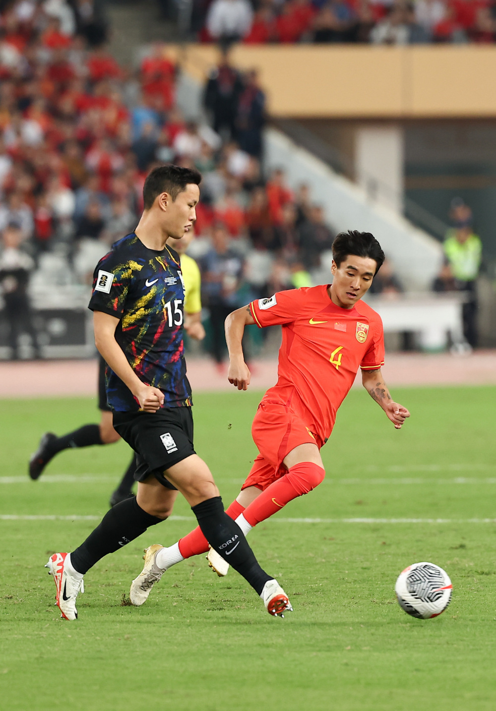 足球——世预赛:中国队对阵韩国队(4)