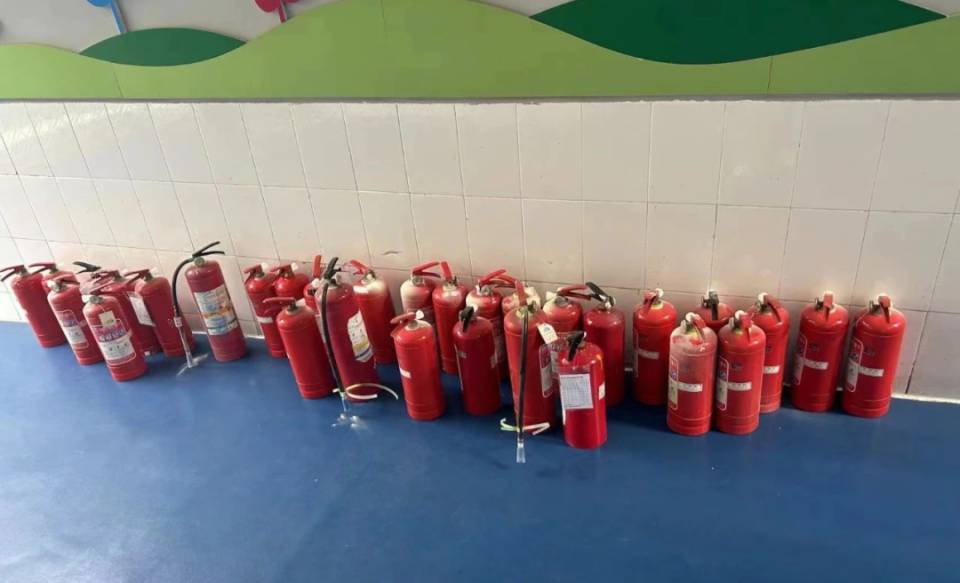 用光31个灭火器!文山一幼儿园老师救下这场火