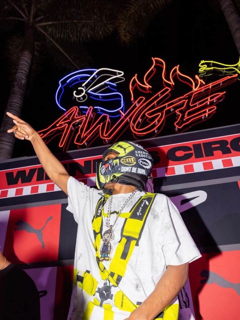 drake,rocky 加持下,「赛车时尚」持续火热