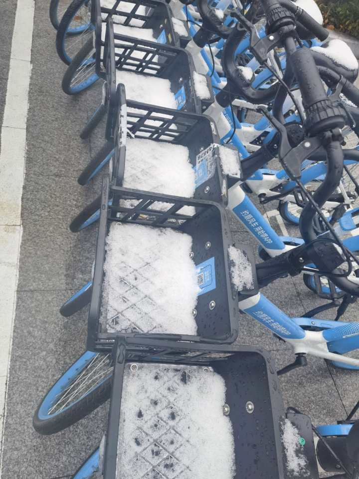今早出门当心路滑,杭州地铁紧急通知:多条线路采取"两限一停"措施